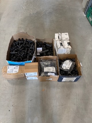 Partij perskoppelingen en schuifhulzen Rehau, Rautitan en Rautherm