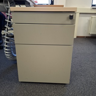 Ladeblok met lameldeurkast