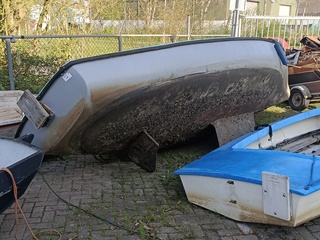 (Locatie Heeg) zeilbootje zonder mast