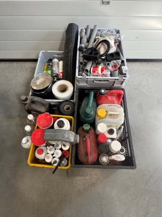 Partij gebruiksmaterialen en installatiemateriaal