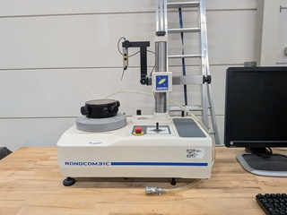 Rondheidsmeetinstrument met divers toebehoren, Tokyo Seimitsu, Rondcom