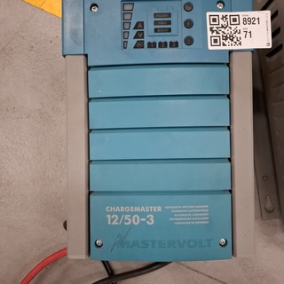 2x Automatische acculader Mastervolt, Chargemaster 12/50-3 en Mass cha