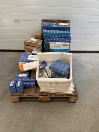 Partij sanitair o.a. Grohe en Geberit