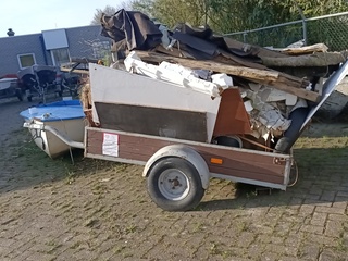 (Locatie Heeg) Aanhanger