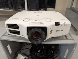Beamer met projectiescherm Epson, H824B