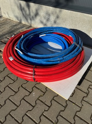 Diverse meerlagenbuis rood en blauw