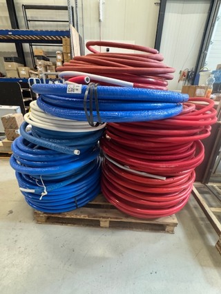 Partij meerlagenbuis rood en blauw