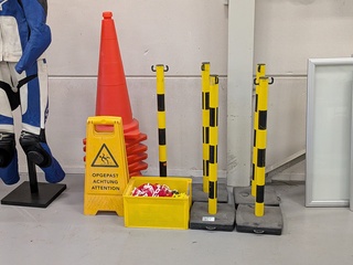 5x Afzetpaal met ketting en 8x pion