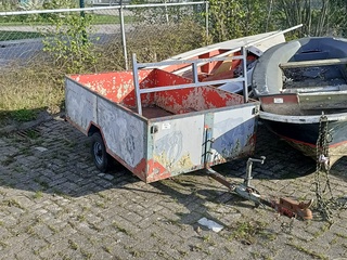 (Locatie Heeg) Aanhanger