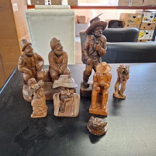 7x  Decoratieve houten beeldjes