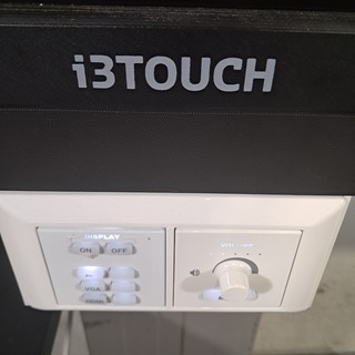 Monitor op standaard, I3Touch, V7004 T10 V-Sense