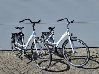 2x Damesfiets, Wit