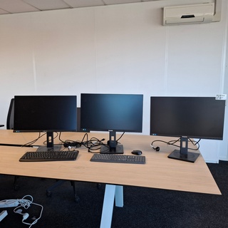 3x Monitor, Philips, 245B, 2024