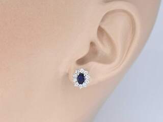Witgouden oorbellen met natuurlijke diamanten en saffier
