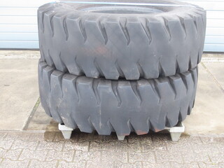 Set banden, Nokian, HTS, Zwart