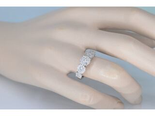 Witgouden rijring met 5 natuurlijke diamanten entourages 1.00 carat