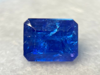 Tanzaniet – 6.77 carat natuurlijke tanzaniet