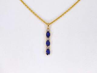 Gouden hanger met natuurlijke diamanten en saffier, excl. ketting
