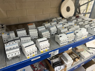 Ca. 46x Diverse installatie automaten o.a. Hager, Eaton etc.