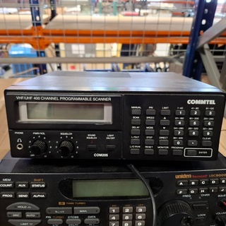 5x Zendapparatuur en diversen, O.a. Comtel