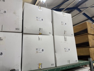 Assortiment zonnepaneel bevestigingsmateriaal o.a. van der Valk