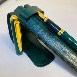 Elysee 22kt gouden clip en frills 3 micron marble green