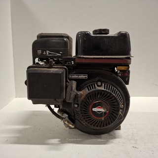 Benzinemotor , Briggs & Stratton , Model 38432, type 016401