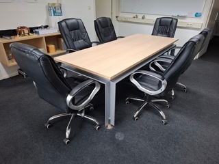 Kantinetafel met 6x bureaustoel