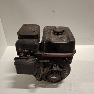 Benzinemotor , Briggs & Stratton , Model 38432, type 016401