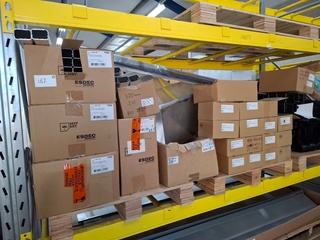 Partij divers zonnepaneel bevestigingsmateriaal Esdec