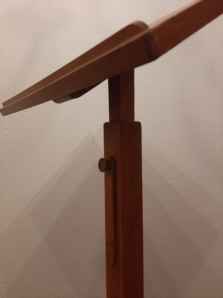 Houten lessenaar verstelbaar