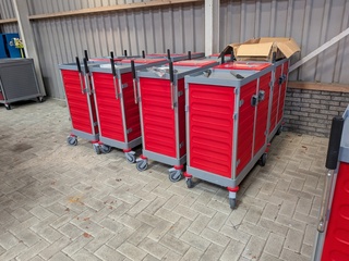 8x Modulaire schoonmaakwagen