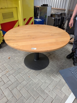 Ronde eiken tafel