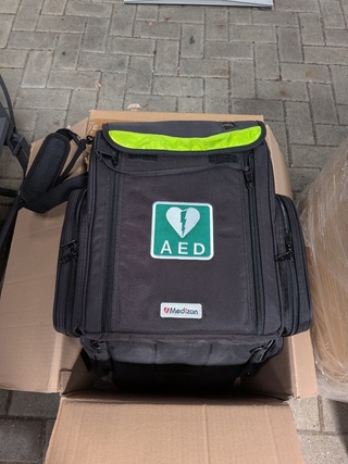 6x AED-tas met 20x opiatentas