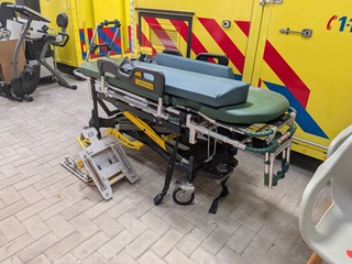 Hydraulische ambulancebrancard Ferno, Megasus