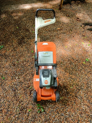 Handgrasmaaier, benzine Stihl, oranje