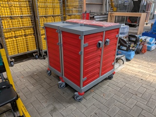 2x Modulaire schoonmaakwagen