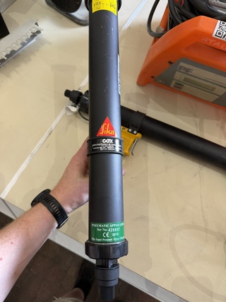 2x Pneumatisch kitlijm applicatatoren, Sika
