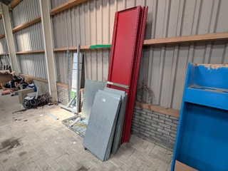Stellingmateriaal met zwenkarm