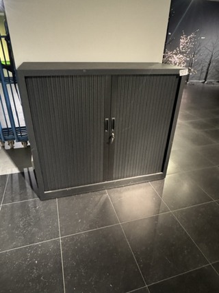 Roldeurkast met BHV en PBM materialen, zwart