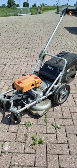 ( Locatie Wijk en Aalburg ) Accu grasmaaier, Pellenc, Rasion 2