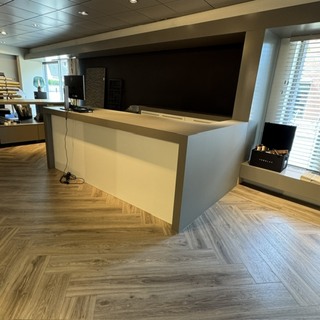 Verkoopbalie met wandkast, taupe/wit