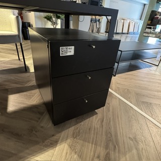 Ladenblok, zwart, verrijdbaar