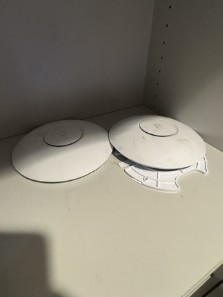 4x Switch en 2x access point UuniFi, Switch  en AP AC pro