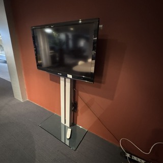 Televisie op voet Sharp, LC-42DH77e
