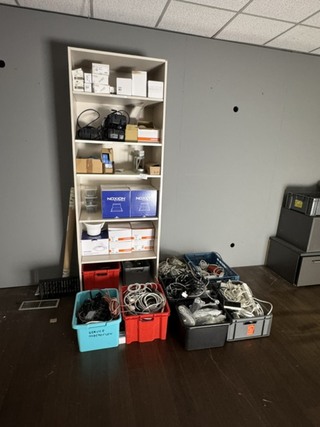 Partij verlichting en bekabeling O.a Noxion