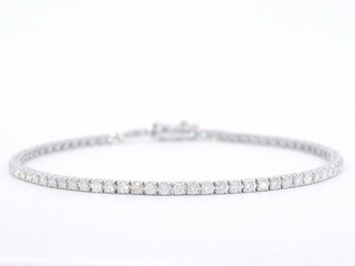 Witgouden armband met natuurlijke diamanten 2.30 carat