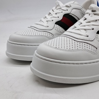 Paar sneakers, maat 8,5, Gucci, 669698