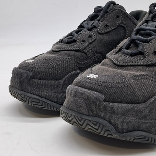 Paar sneakers, maat 36, Balenciaga, Triple S