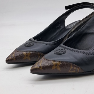 Paar hakken, maat 39, Louis Vuitton, MA0223